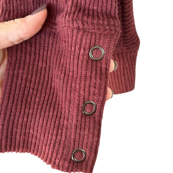 EVEREVE Women's V-Neck Deep Rose Sweater Size Large - Picture 2 of 4